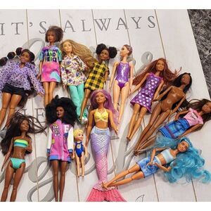 Lot of Barbie dolls and fashion dolls